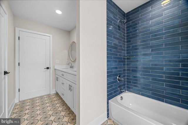 104 BLUE ANCHOR, Sicklerville, NJ 08081