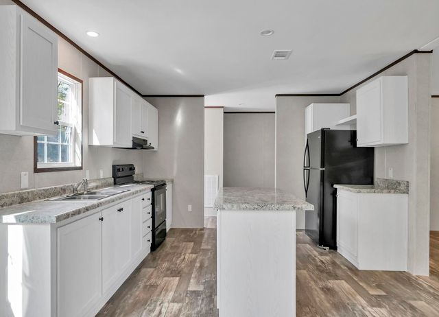 174 Gregory Dean Lane, Defuniak Springs, FL 32433