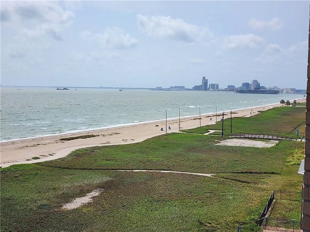 202 Reef Ave, Corpus Christi, TX 78402
