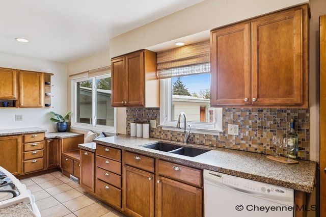 721 SHOSHONI ST, Cheyenne, WY 82009