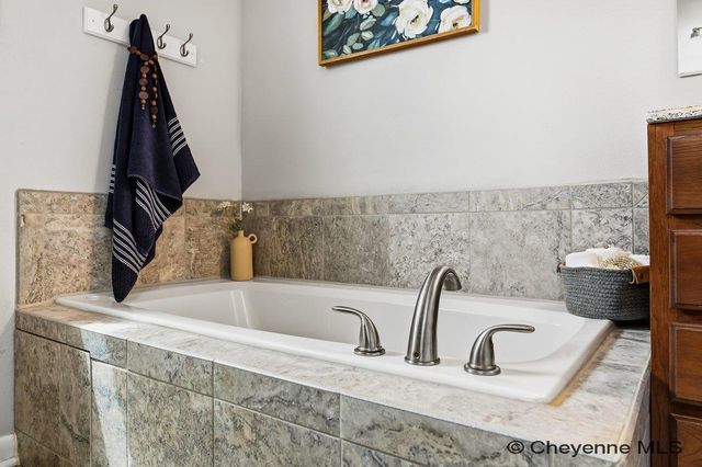 721 SHOSHONI ST, Cheyenne, WY 82009