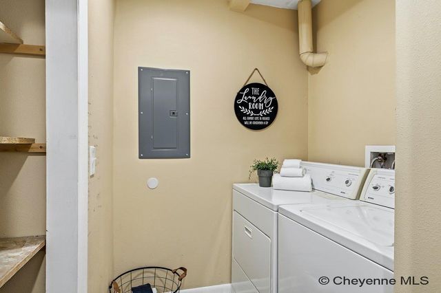 721 SHOSHONI ST, Cheyenne, WY 82009