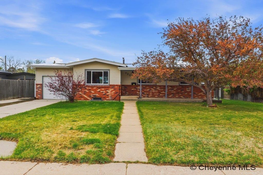 721 SHOSHONI ST, Cheyenne, WY 82009