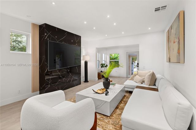 3616 SW 26th St, Miami, FL 33133