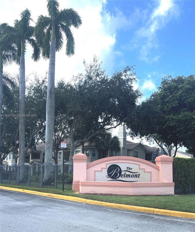 Image 2 of property listing at 802 Belmont Ln 1, North Lauderdale, FL 33068