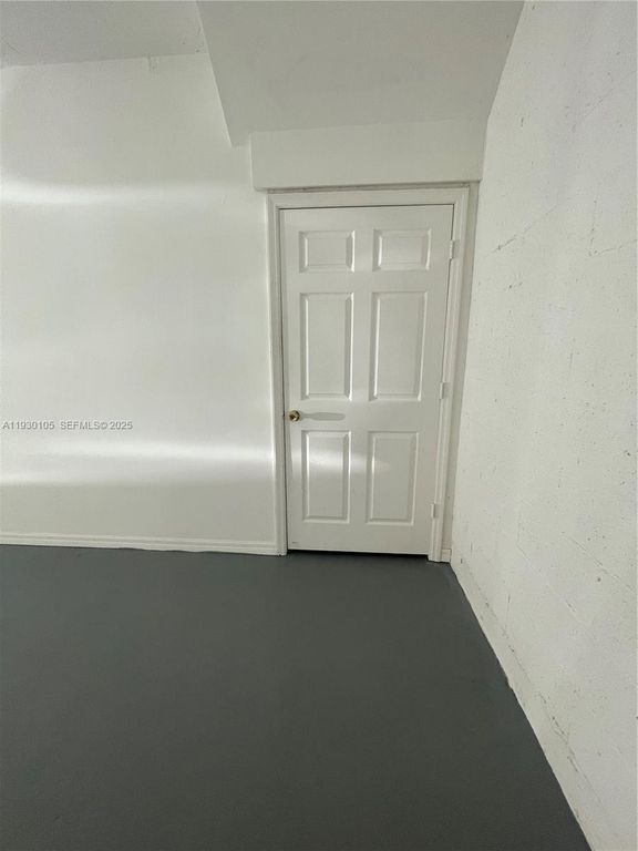 Image 29 of property listing at 802 Belmont Ln 1, North Lauderdale, FL 33068