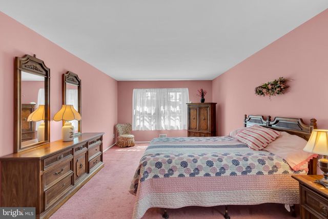 12 ANGELIQUE CT, Hamilton, NJ 08619
