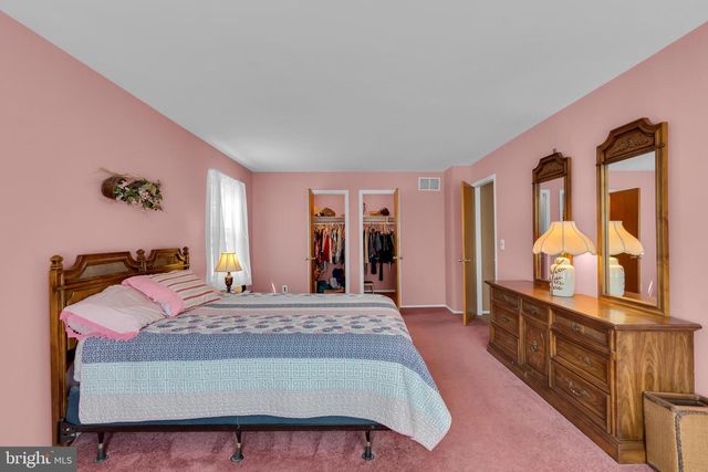 12 ANGELIQUE CT, Hamilton, NJ 08619