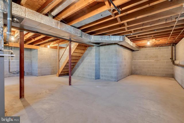 12 ANGELIQUE CT, Hamilton, NJ 08619