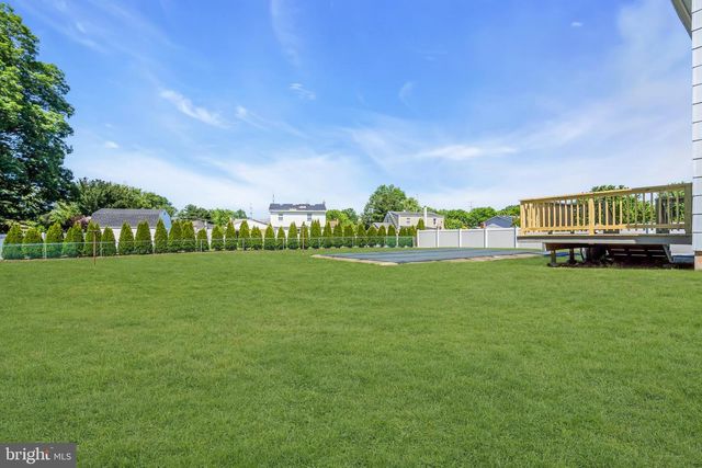 12 ANGELIQUE CT, Hamilton, NJ 08619