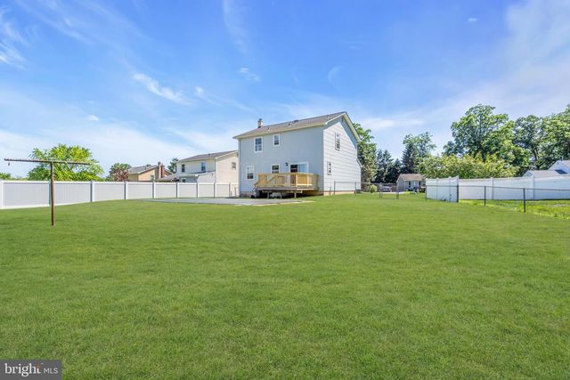 12 ANGELIQUE CT, Hamilton, NJ 08619