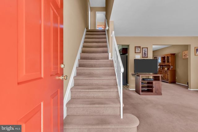12 ANGELIQUE CT, Hamilton, NJ 08619