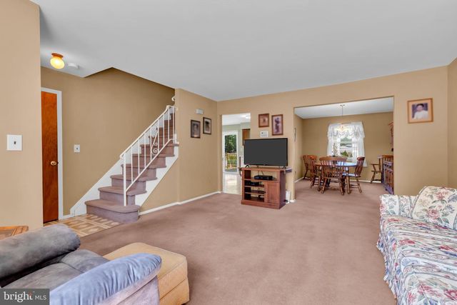 12 ANGELIQUE CT, Hamilton, NJ 08619