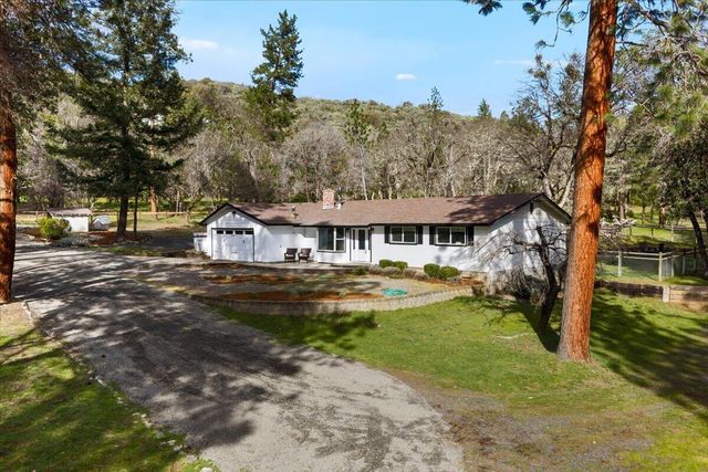 324 China Gulch Road, Jacksonville, OR 97530