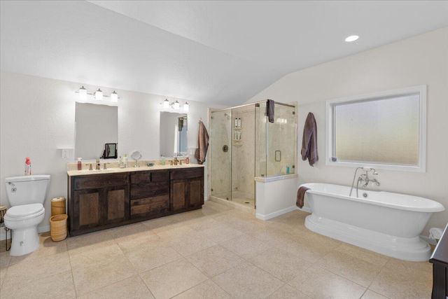 324 China Gulch Road, Jacksonville, OR 97530