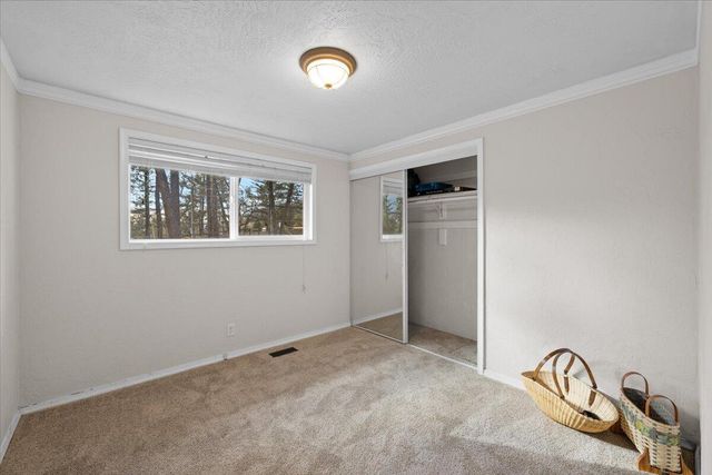 324 China Gulch Road, Jacksonville, OR 97530