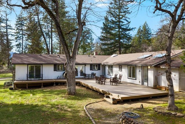 324 China Gulch Road, Jacksonville, OR 97530