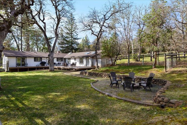 324 China Gulch Road, Jacksonville, OR 97530