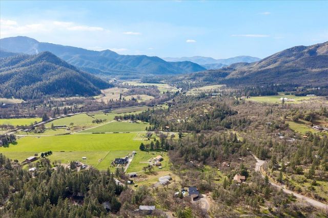 324 China Gulch Road, Jacksonville, OR 97530