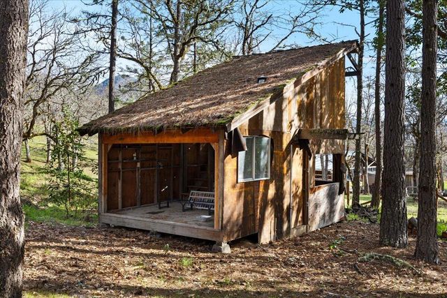 324 China Gulch Road, Jacksonville, OR 97530