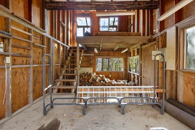 324 China Gulch Road, Jacksonville, OR 97530