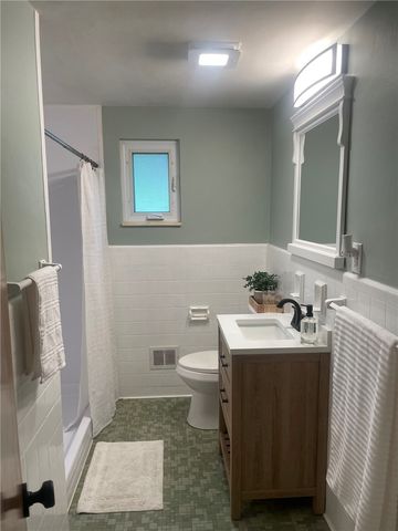 132 Sylvania Dr, South Park, PA 15236