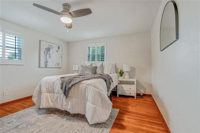 132 Sylvania Dr, South Park, PA 15236