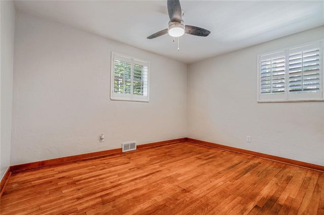 132 Sylvania Dr, South Park, PA 15236