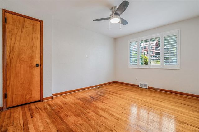 132 Sylvania Dr, South Park, PA 15236