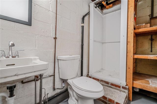 132 Sylvania Dr, South Park, PA 15236