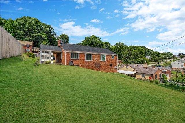 132 Sylvania Dr, South Park, PA 15236