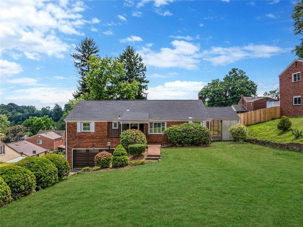 132 Sylvania Dr, South Park, PA 15236