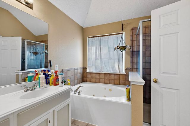 4641 Springway Lane, Fort Worth, TX 76123