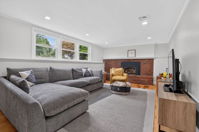 29 Brook Street, Wellesley, MA 02482