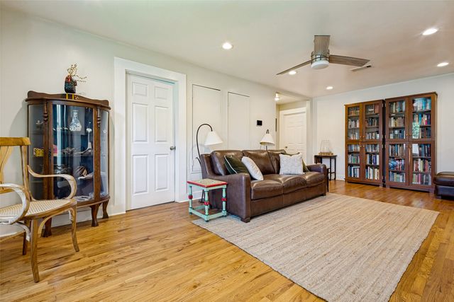 712 Baker Street, Mckinney, TX 75069
