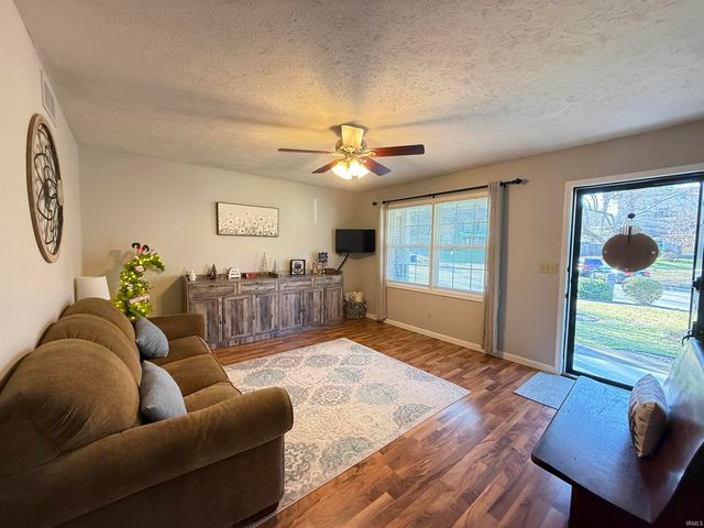 5944 Riceland Drive, Newburgh, IN 47630