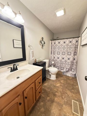 5944 Riceland Drive, Newburgh, IN 47630