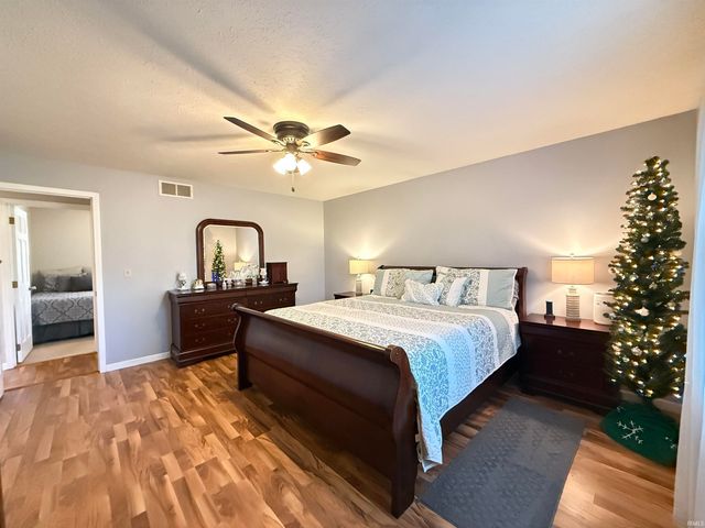 5944 Riceland Drive, Newburgh, IN 47630