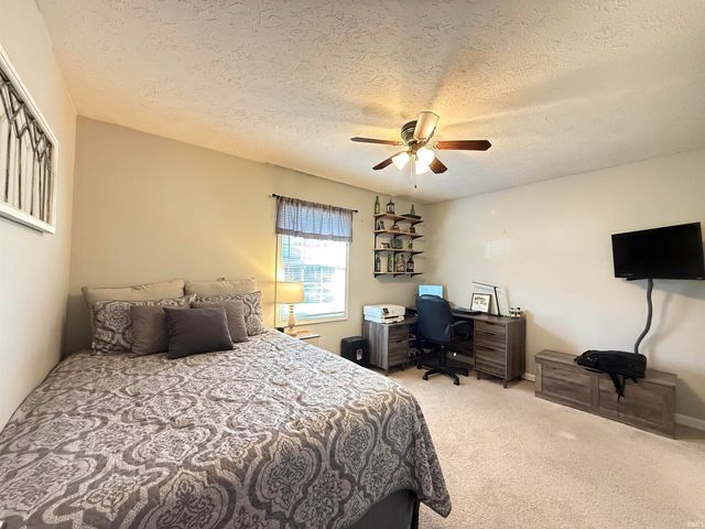 5944 Riceland Drive, Newburgh, IN 47630