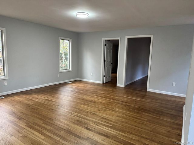 10 Woodland Lane, Huntington, NY 11743