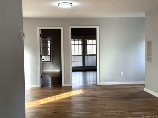 10 Woodland Lane, Huntington, NY 11743