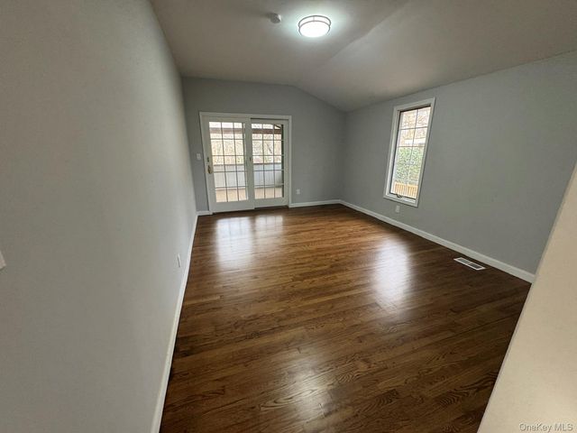 10 Woodland Lane, Huntington, NY 11743