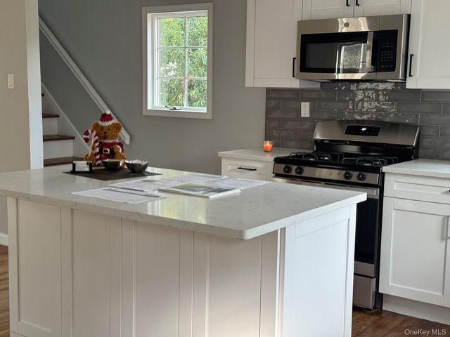 10 Woodland Lane, Huntington, NY 11743