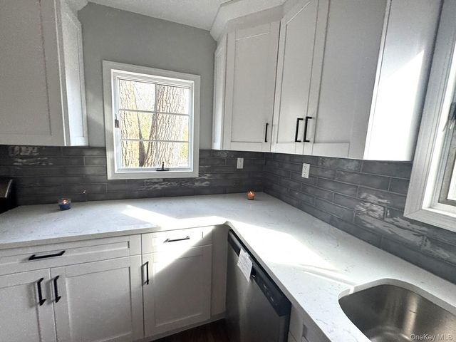 10 Woodland Lane, Huntington, NY 11743