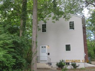 10 Woodland Lane, Huntington, NY 11743