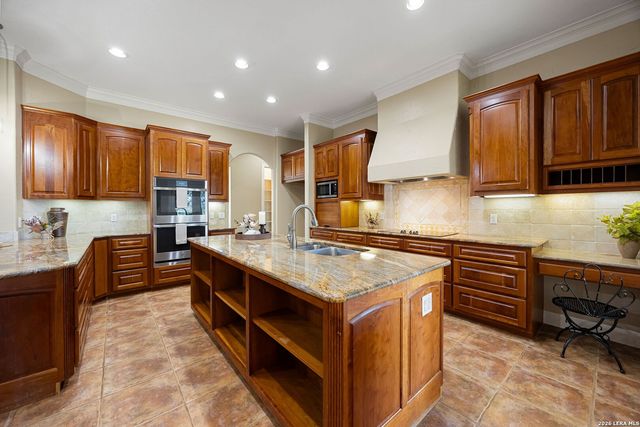 265 FOSSIL HILLS LOOP, Spring Branch, TX 78070