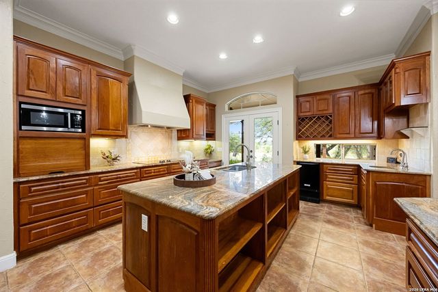 265 FOSSIL HILLS LOOP, Spring Branch, TX 78070