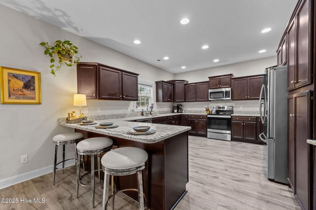 913 Farmyard Garden Drive, Jacksonville, NC 28546