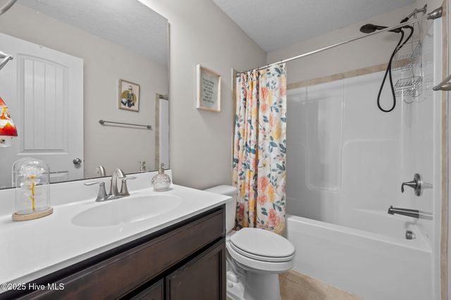 913 Farmyard Garden Drive, Jacksonville, NC 28546