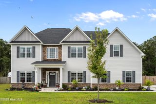 913 Farmyard Garden Drive, Jacksonville, NC 28546